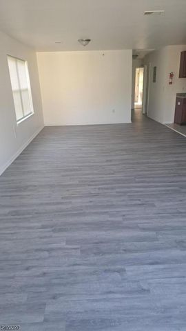 56 Kent St, Newark City, NJ 07108