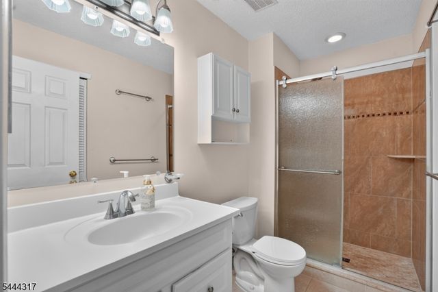 2212 Doolittle Dr, Bridgewater Twp., NJ 08807
