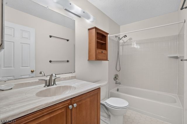 2212 Doolittle Dr, Bridgewater Twp., NJ 08807