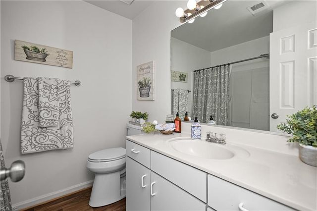 712 Inlet Quay Apt A, Chesapeake, VA 23320