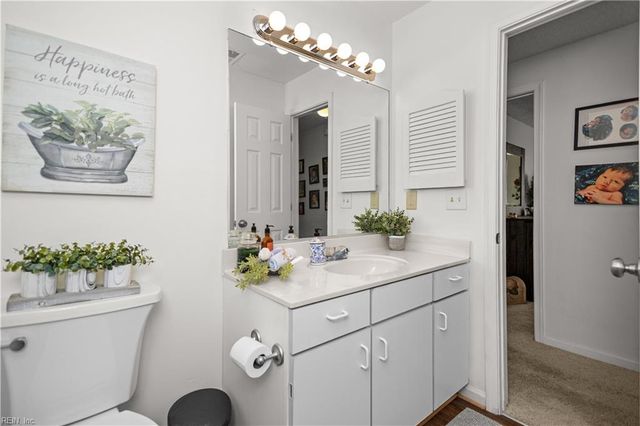 712 Inlet Quay Apt A, Chesapeake, VA 23320
