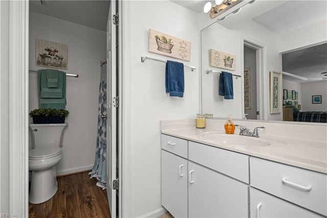712 Inlet Quay Apt A, Chesapeake, VA 23320