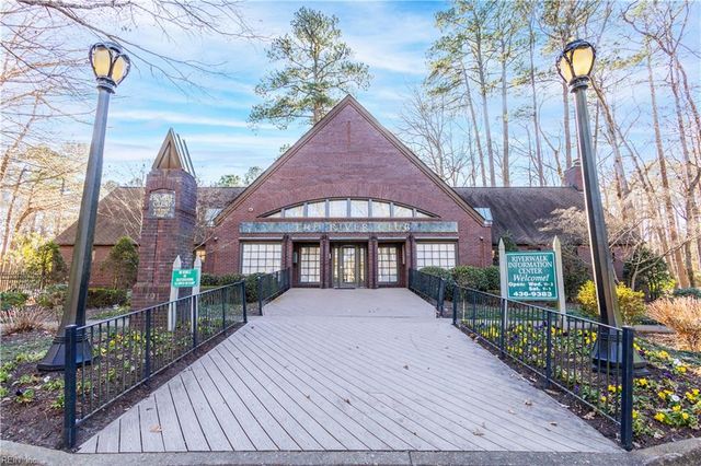 712 Inlet Quay Apt A, Chesapeake, VA 23320