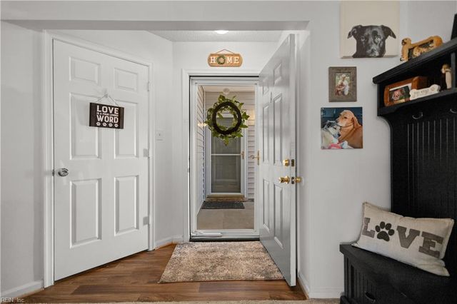 712 Inlet Quay Apt A, Chesapeake, VA 23320