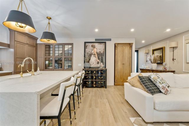 3028 NE Quayside Lane 34, Miami, FL 33138