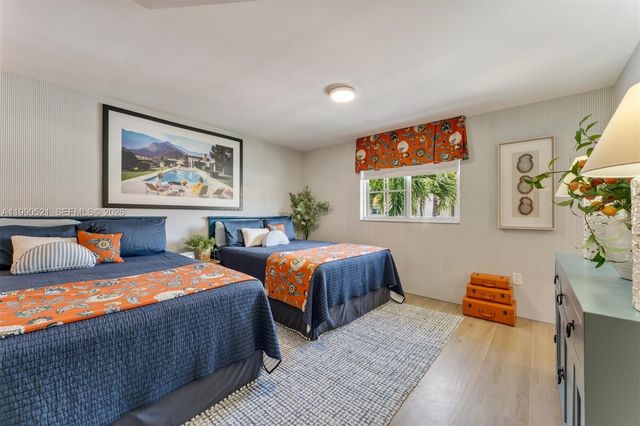 3028 NE Quayside Lane 34, Miami, FL 33138