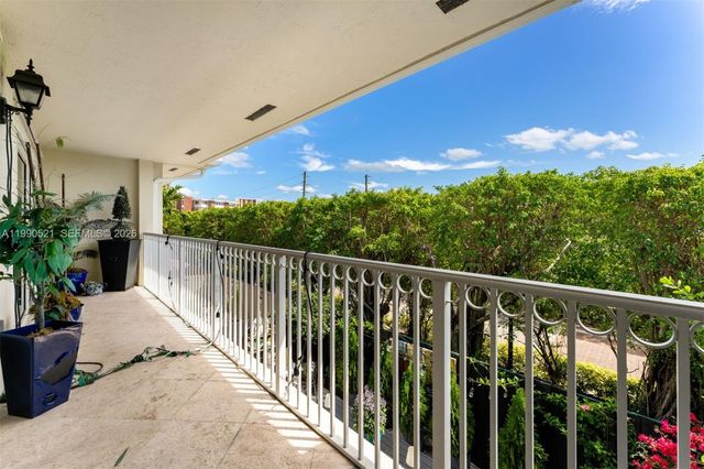 3028 NE Quayside Lane 34, Miami, FL 33138