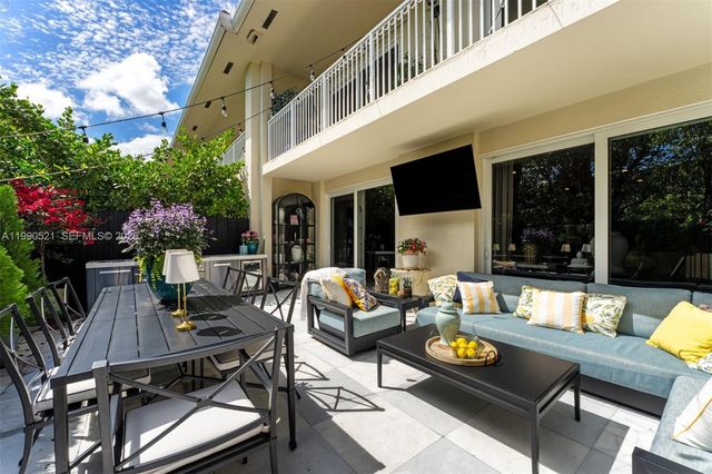 3028 NE Quayside Lane 34, Miami, FL 33138