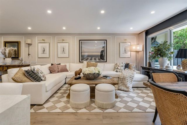3028 NE Quayside Lane 34, Miami, FL 33138