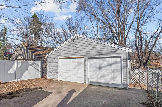 5808 Oregon Avenue N, Crystal, MN 55428