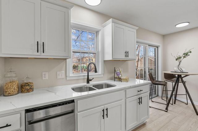 5808 Oregon Avenue N, Crystal, MN 55428