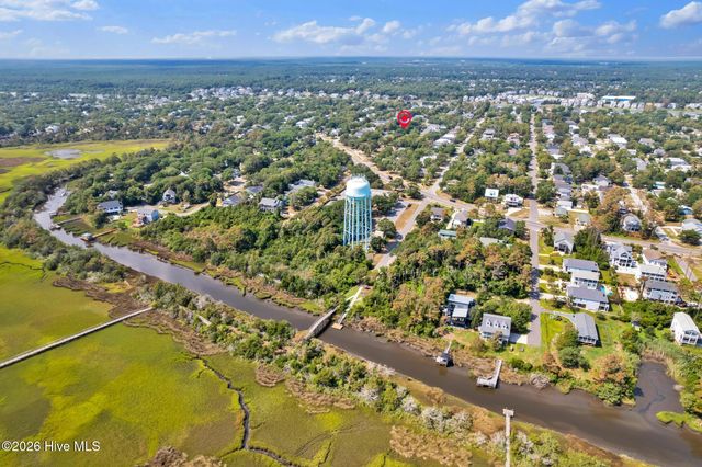 123 NE 30th Street, Oak Island, NC 28465