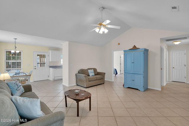 123 NE 30th Street, Oak Island, NC 28465