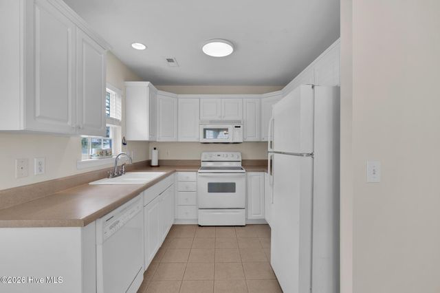 123 NE 30th Street, Oak Island, NC 28465
