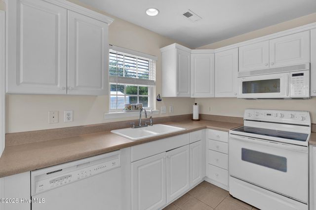 123 NE 30th Street, Oak Island, NC 28465