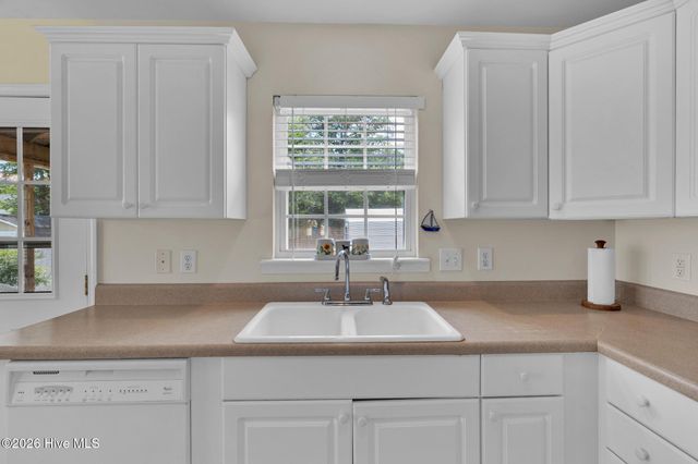123 NE 30th Street, Oak Island, NC 28465