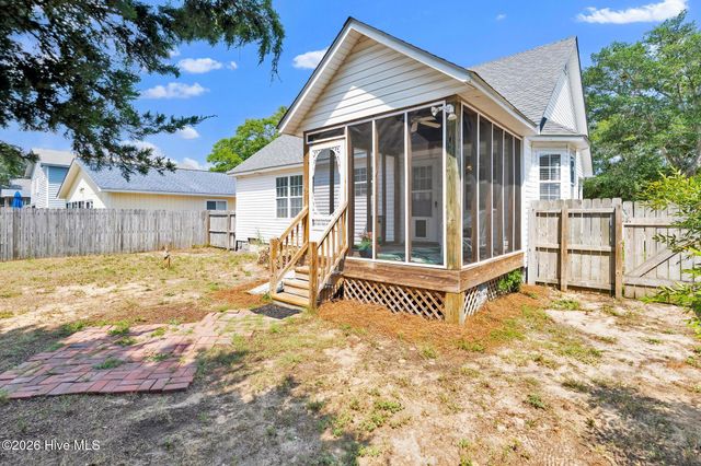 123 NE 30th Street, Oak Island, NC 28465