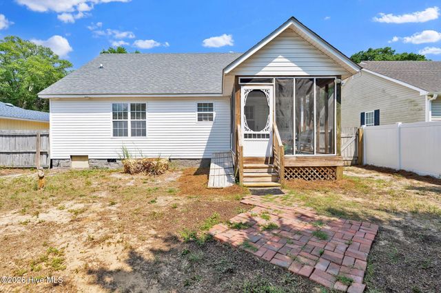 123 NE 30th Street, Oak Island, NC 28465