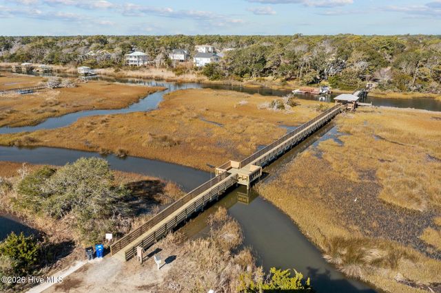123 NE 30th Street, Oak Island, NC 28465