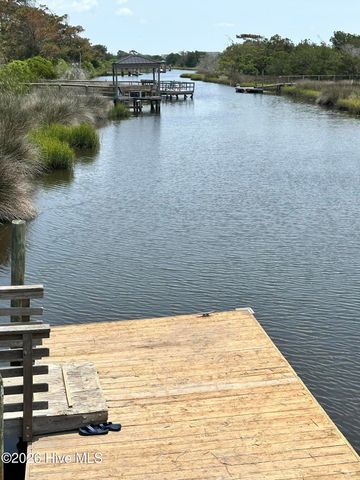 123 NE 30th Street, Oak Island, NC 28465