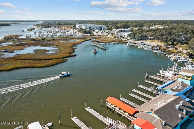 123 NE 30th Street, Oak Island, NC 28465