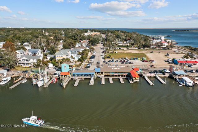 123 NE 30th Street, Oak Island, NC 28465
