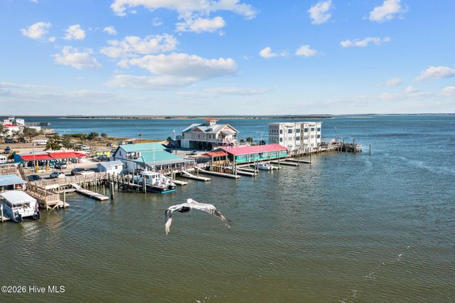 123 NE 30th Street, Oak Island, NC 28465