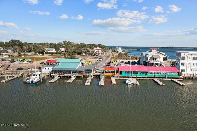 123 NE 30th Street, Oak Island, NC 28465
