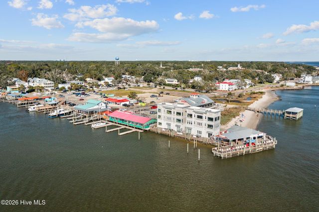 123 NE 30th Street, Oak Island, NC 28465