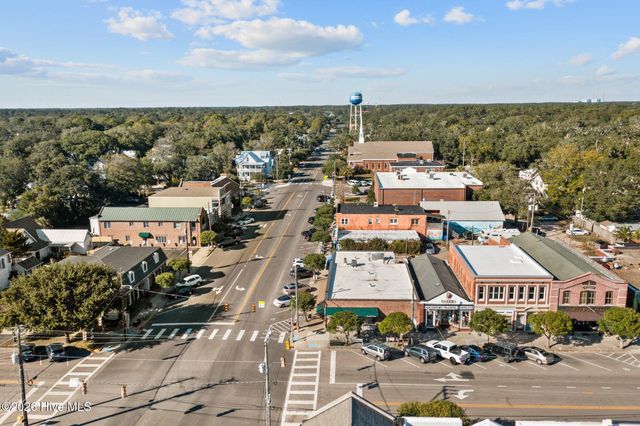 123 NE 30th Street, Oak Island, NC 28465