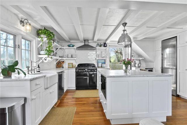 397 Gibbs Avenue CH, Newport, RI 02840