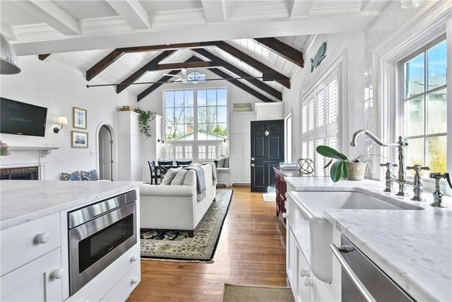 397 Gibbs Avenue CH, Newport, RI 02840