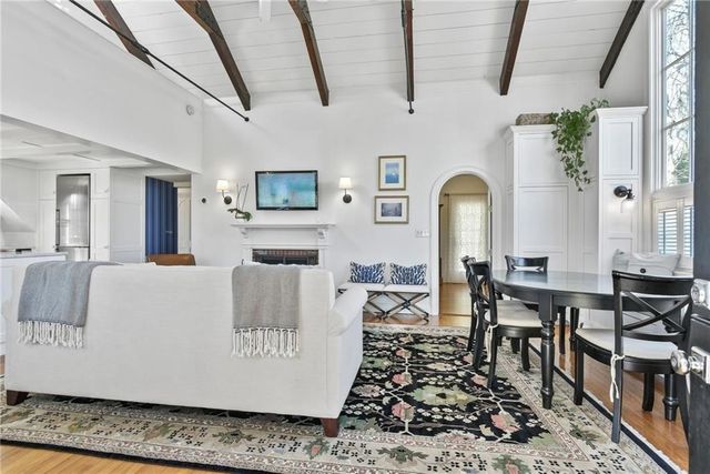 397 Gibbs Avenue CH, Newport, RI 02840