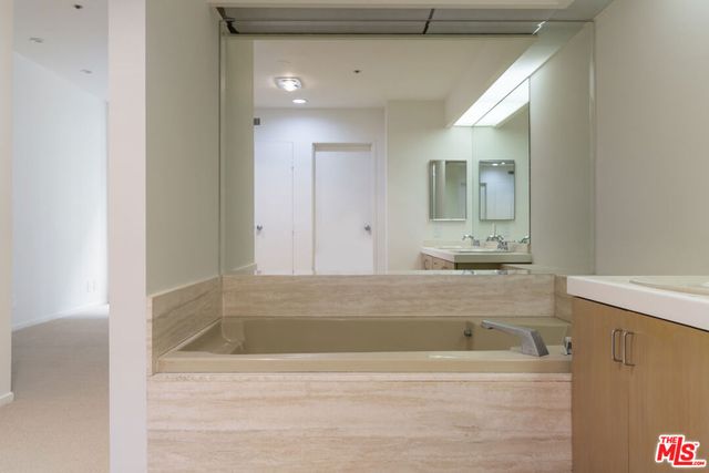 10430 Wilshire Boulevard 606, Los Angeles, CA 90024