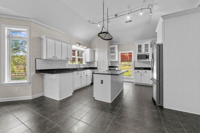 4250 OAK RD, Bartlett, TN 38135