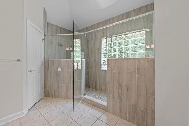 4250 OAK RD, Bartlett, TN 38135