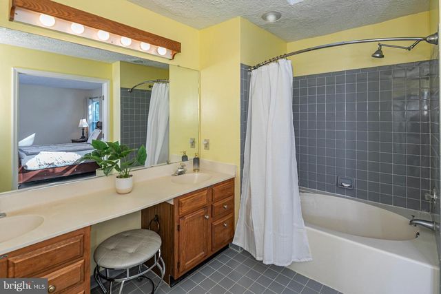 87 CASTLETON RD, Princeton, NJ 08540