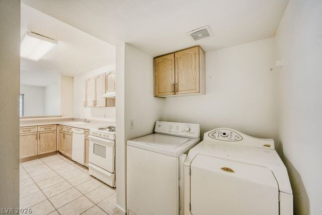 8412 Blue Island Avenue, Las Vegas, NV 89129