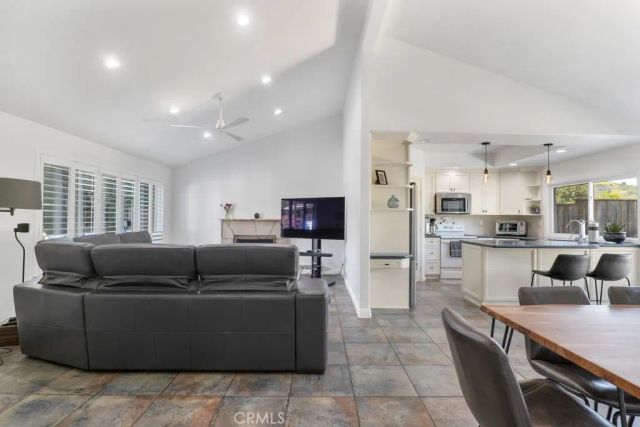 29353 Hillrise, Agoura Hills, CA 91301