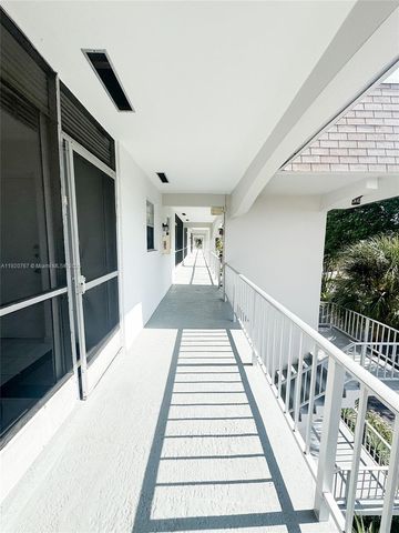 501 Blue Heron Dr 313-A, Hallandale Beach, FL 33009