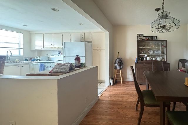 501 Blue Heron Dr 313-A, Hallandale Beach, FL 33009