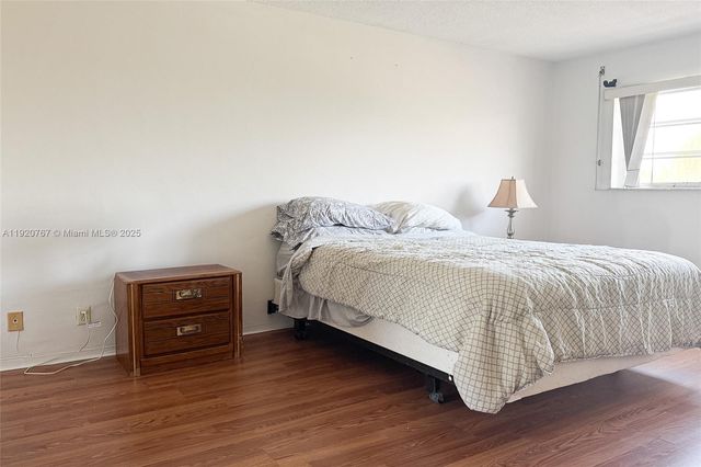 501 Blue Heron Dr 313-A, Hallandale Beach, FL 33009