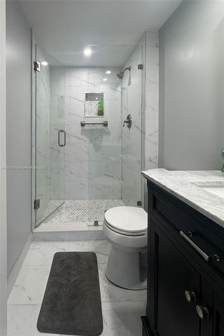 501 Blue Heron Dr 313-A, Hallandale Beach, FL 33009