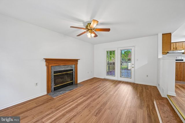 8 NEW HAVEN DR, Newark, DE 19713