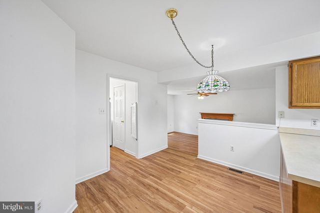 8 NEW HAVEN DR, Newark, DE 19713