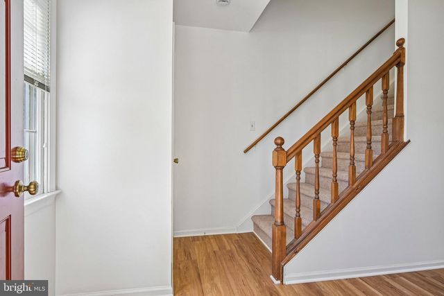 8 NEW HAVEN DR, Newark, DE 19713