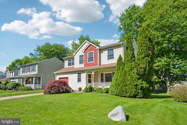 8 NEW HAVEN DR, Newark, DE 19713