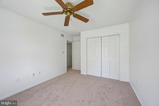 8 NEW HAVEN DR, Newark, DE 19713