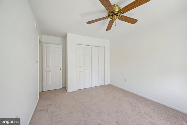 8 NEW HAVEN DR, Newark, DE 19713