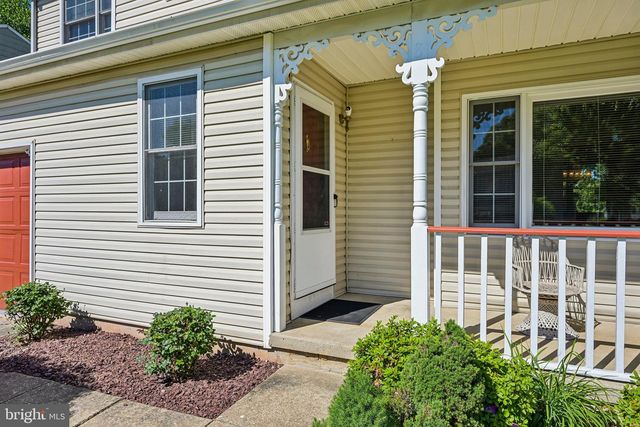 8 NEW HAVEN DR, Newark, DE 19713